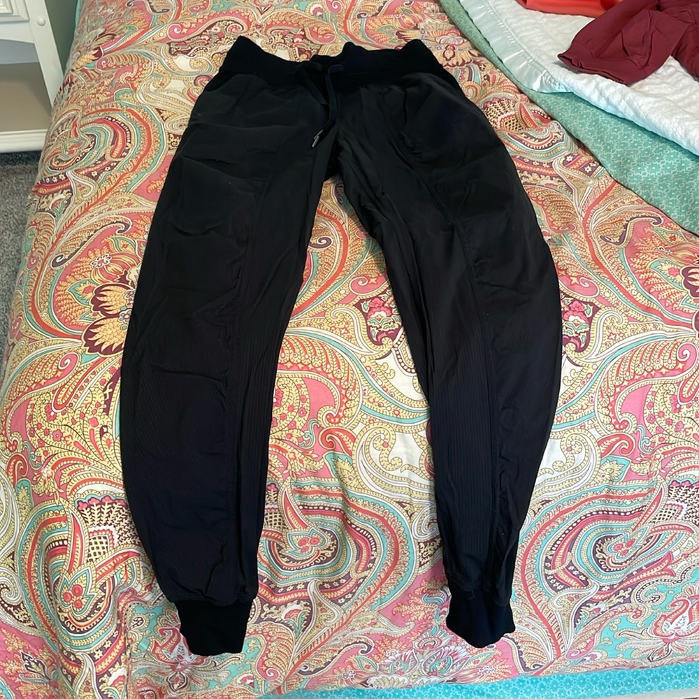 Size 2 black dance studio Joggers. Like new I just don’t wear them anymore!!